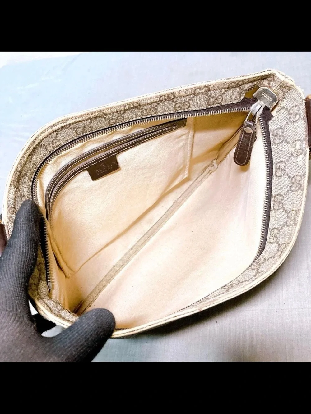 Gucci Beige GG Canvas Crossbody Messenger Bag with Brown Strap